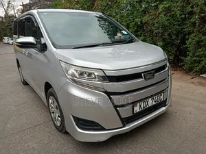 Toyota Noah 2.0 FWD (8 Seater) 2018 Silver
