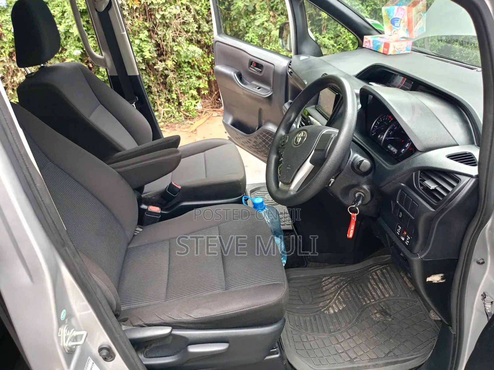 Toyota Noah 2.0 FWD (8 Seater) 2018 Silver