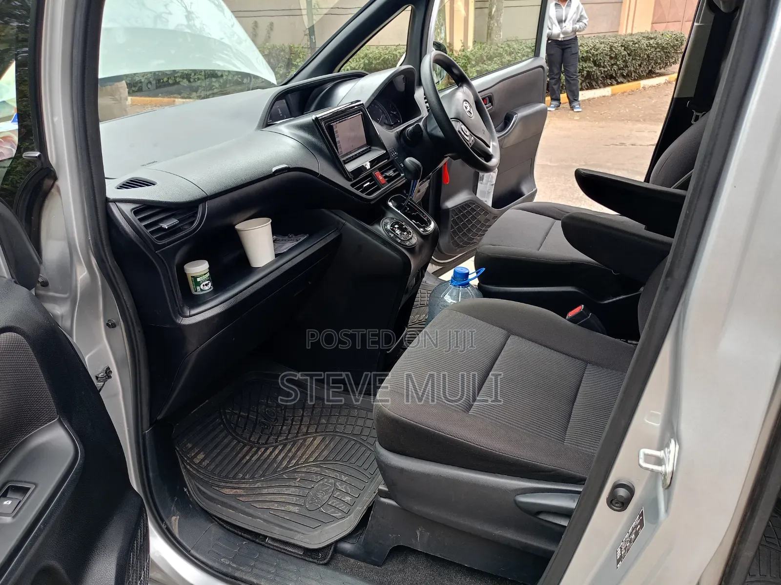 Toyota Noah 2.0 FWD (8 Seater) 2018 Silver
