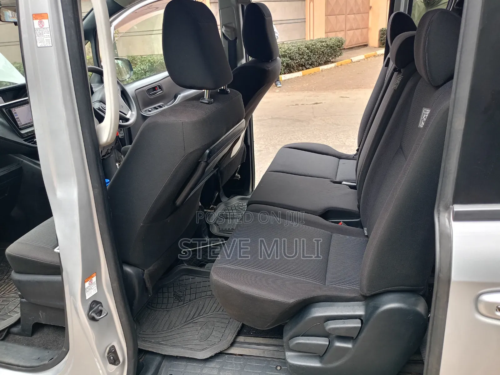 Toyota Noah 2.0 FWD (8 Seater) 2018 Silver