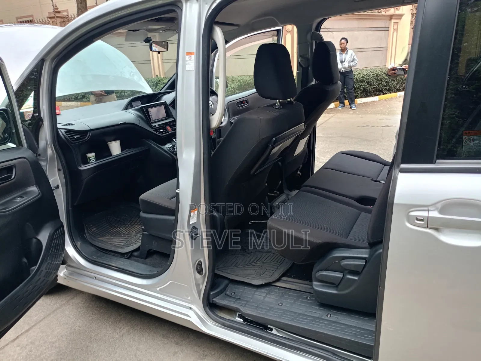 Toyota Noah 2.0 FWD (8 Seater) 2018 Silver