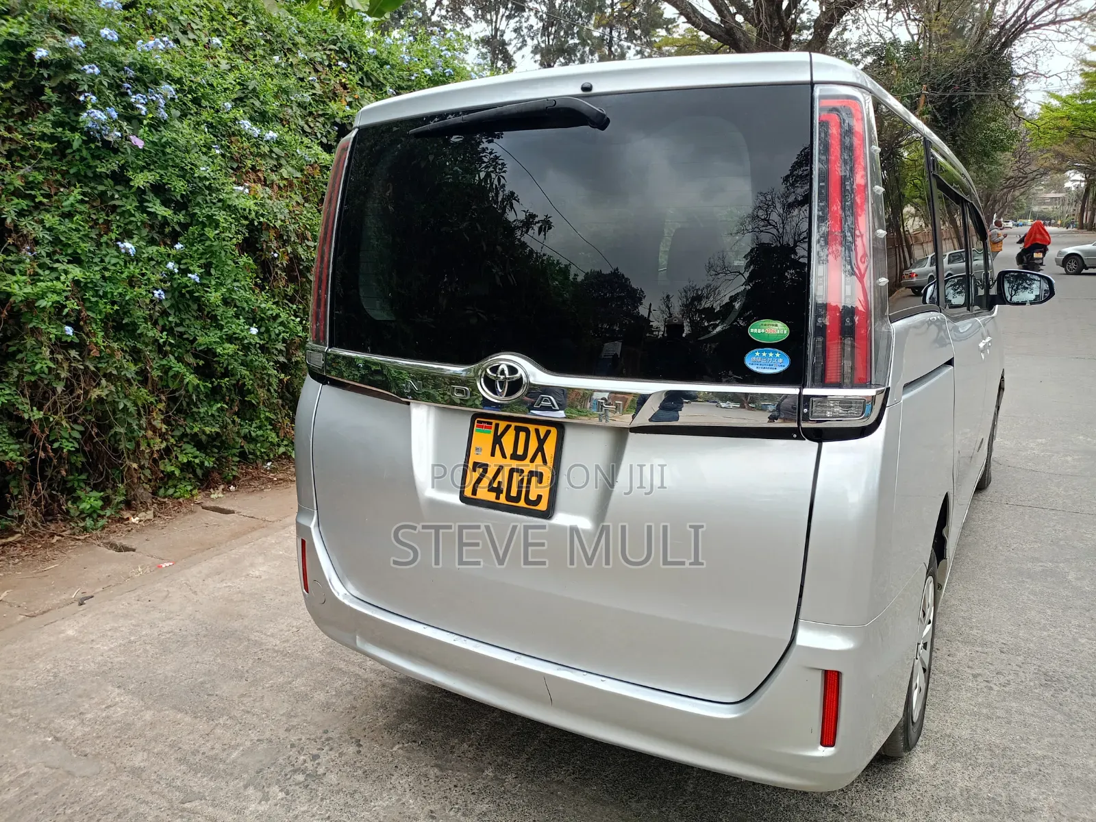 Toyota Noah 2.0 FWD (8 Seater) 2018 Silver