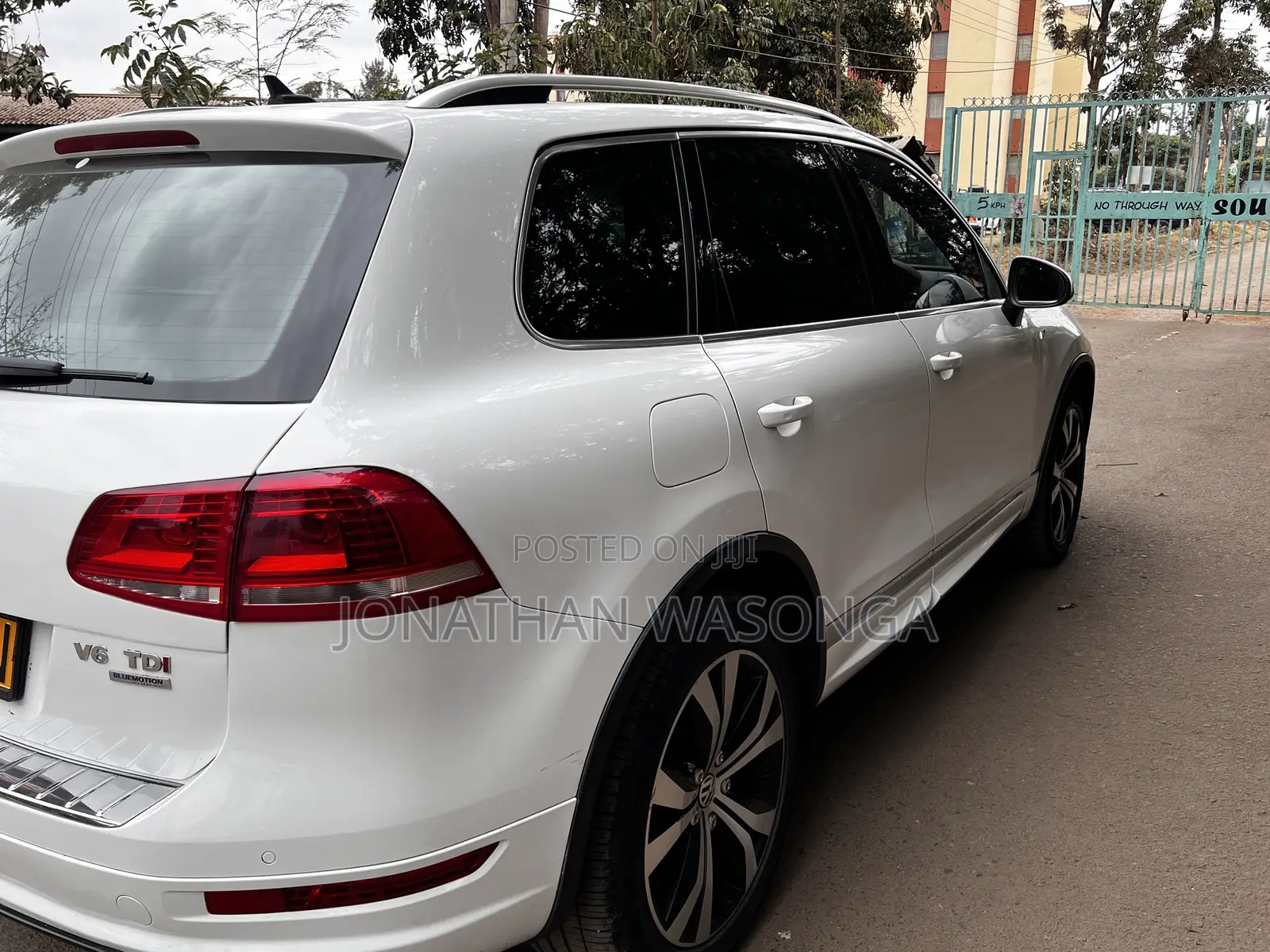 Volkswagen Touareg TDI R-Line 4dr SUV AWD (3.0L 6cyl Turbodiesel 8A)