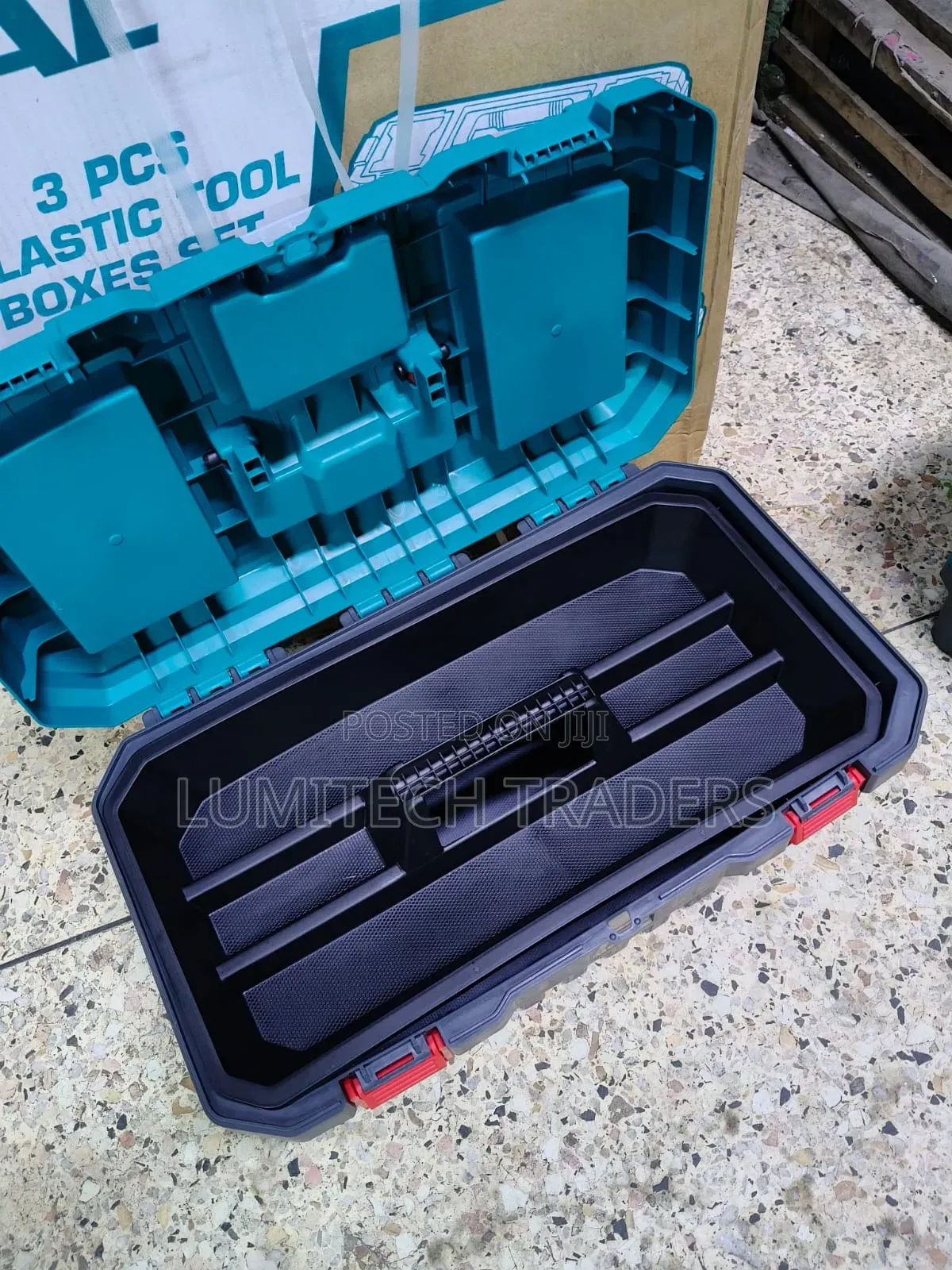 Strong Total 20" Tool Box
