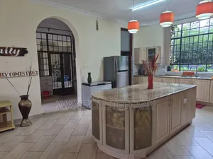 5bdrm Maisonette in Kerarapon for sale
