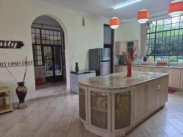 5bdrm Maisonette in Kerarapon for sale