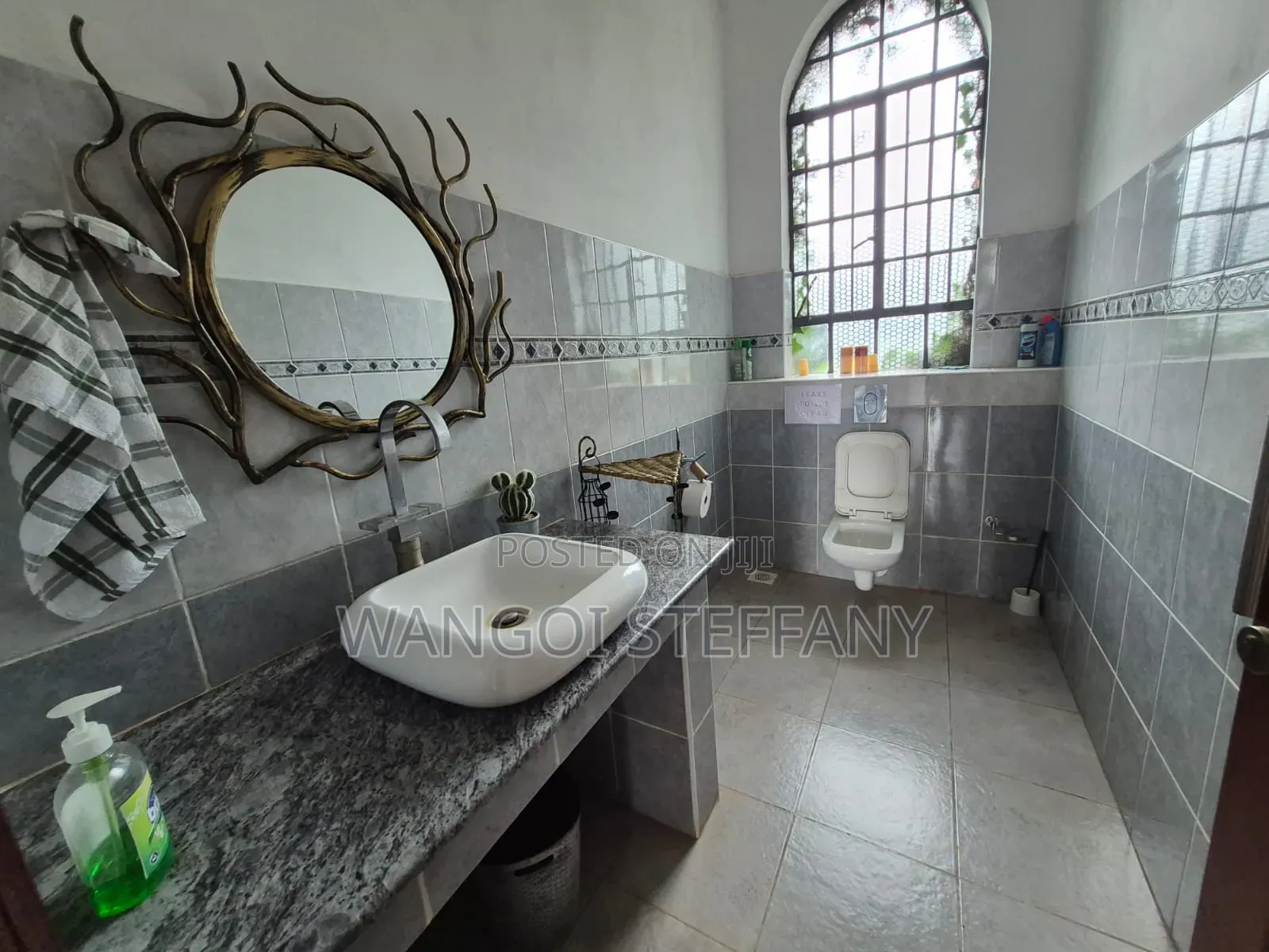5bdrm Maisonette in Kerarapon for sale