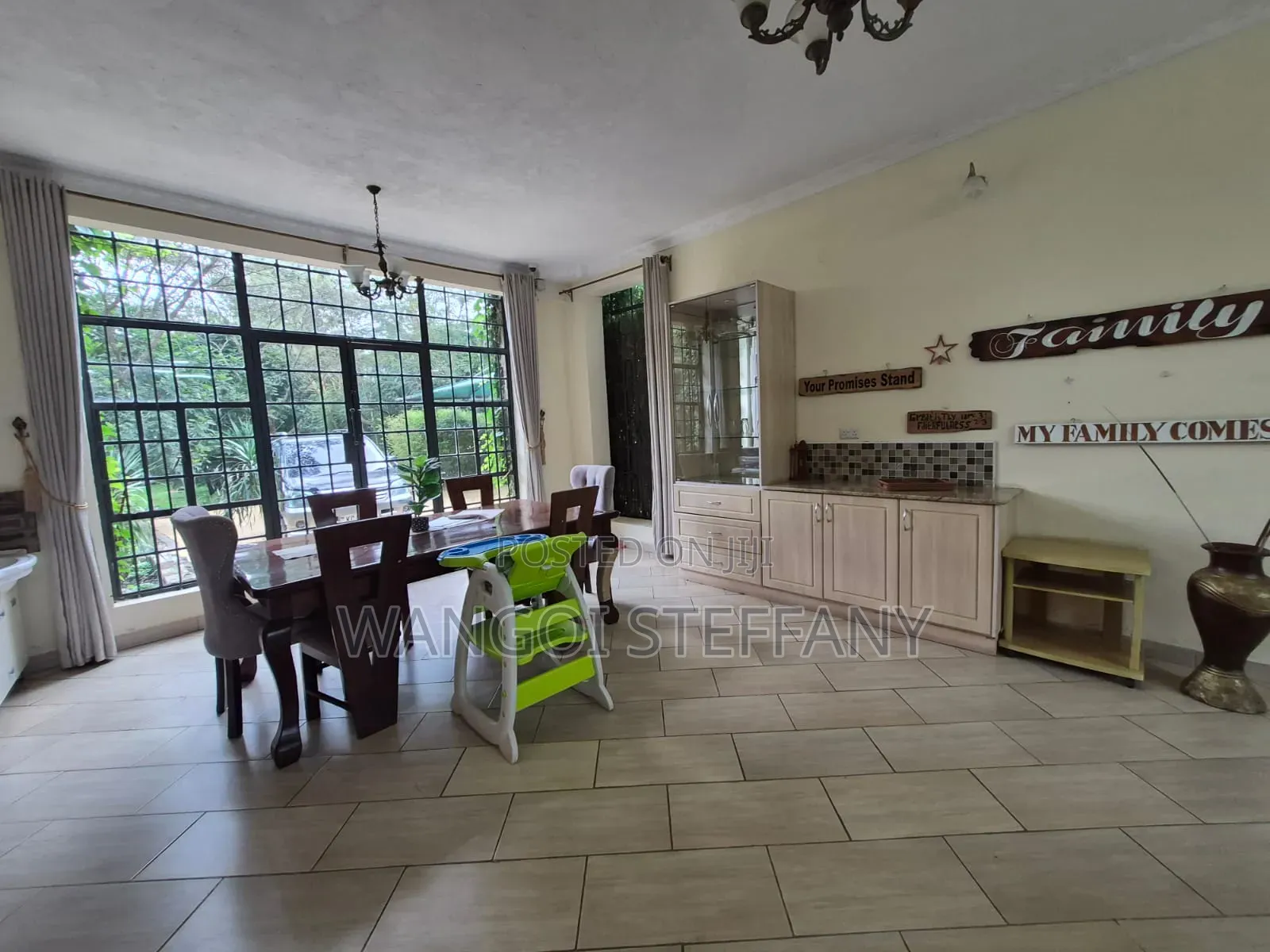 5bdrm Maisonette in Kerarapon for sale