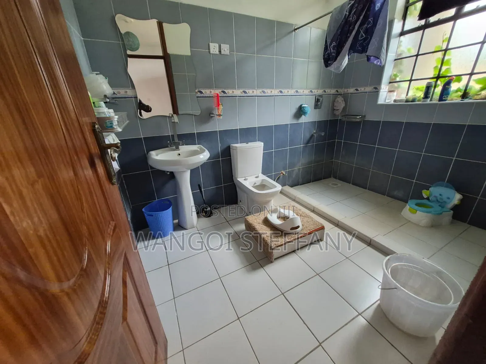 5bdrm Maisonette in Kerarapon for sale