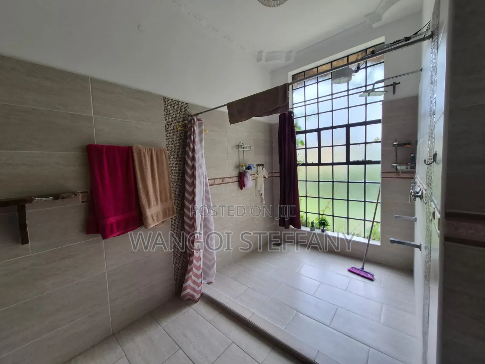5bdrm Maisonette in Kerarapon for sale