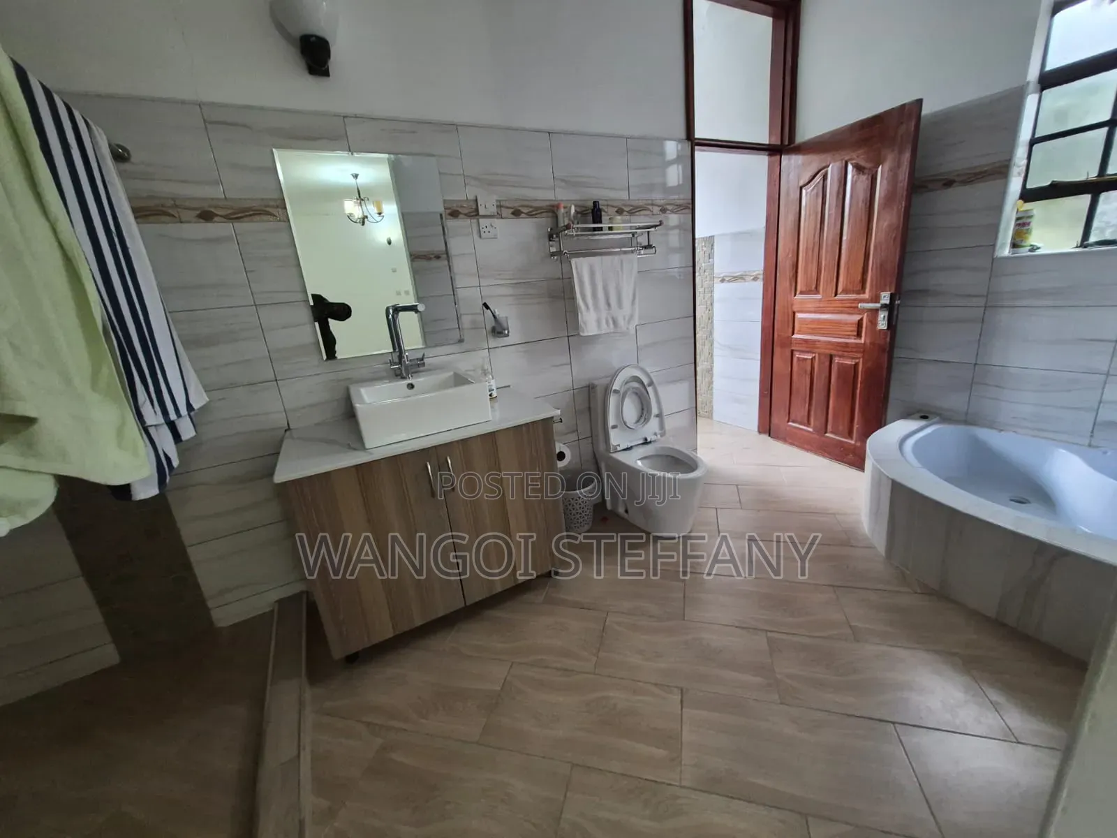5bdrm Maisonette in Kerarapon for sale