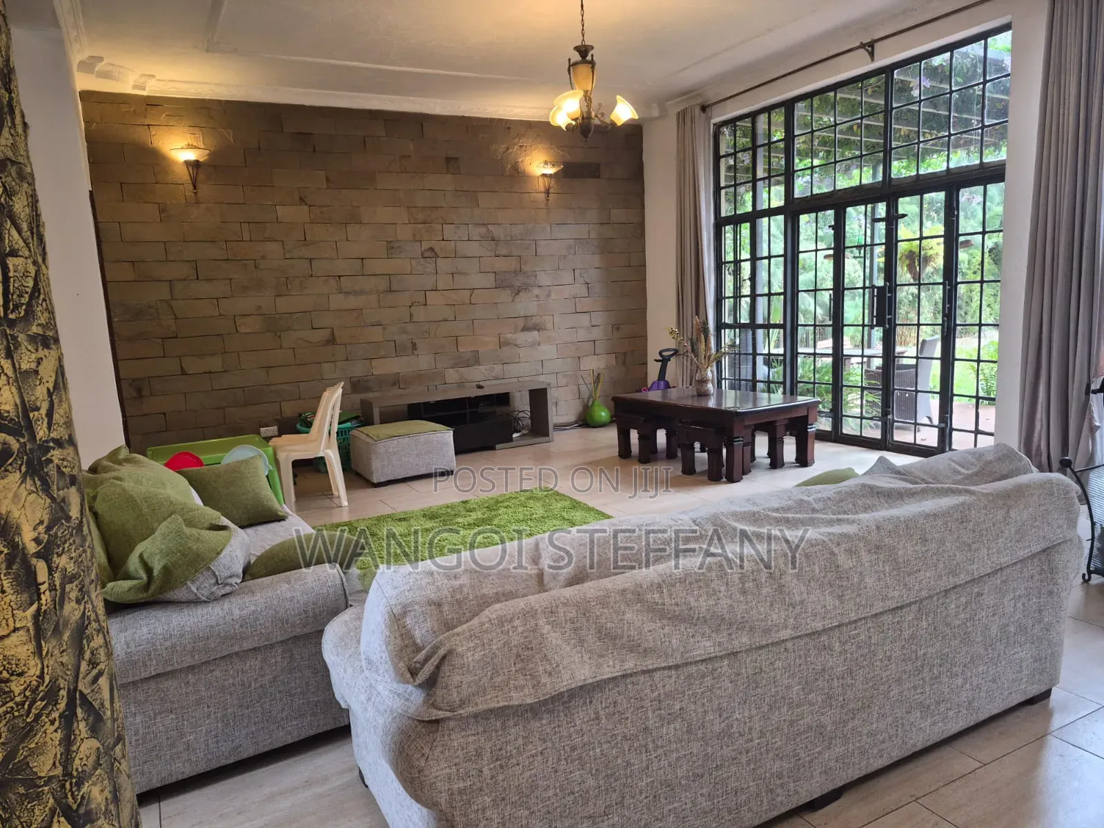 5bdrm Maisonette in Kerarapon for sale