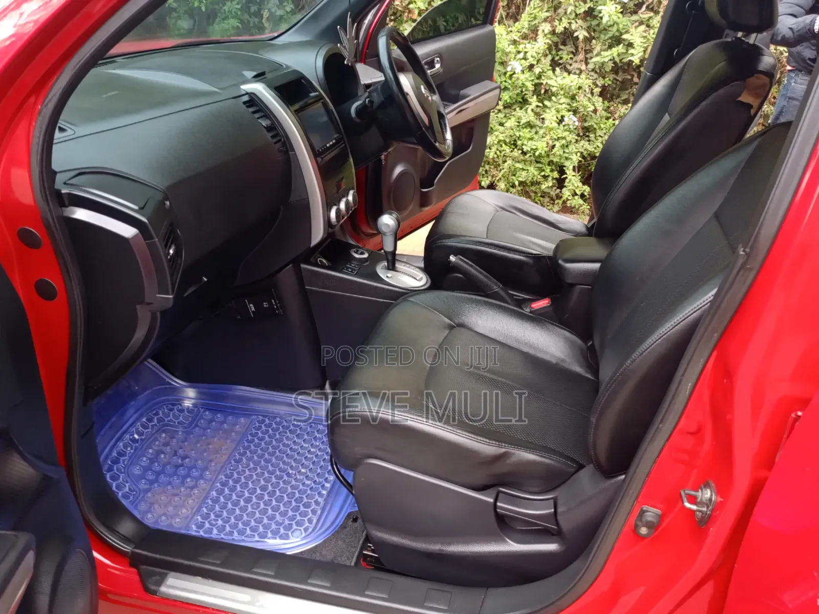 Nissan X-Trail 2.0 Petrol XE 2012 Red