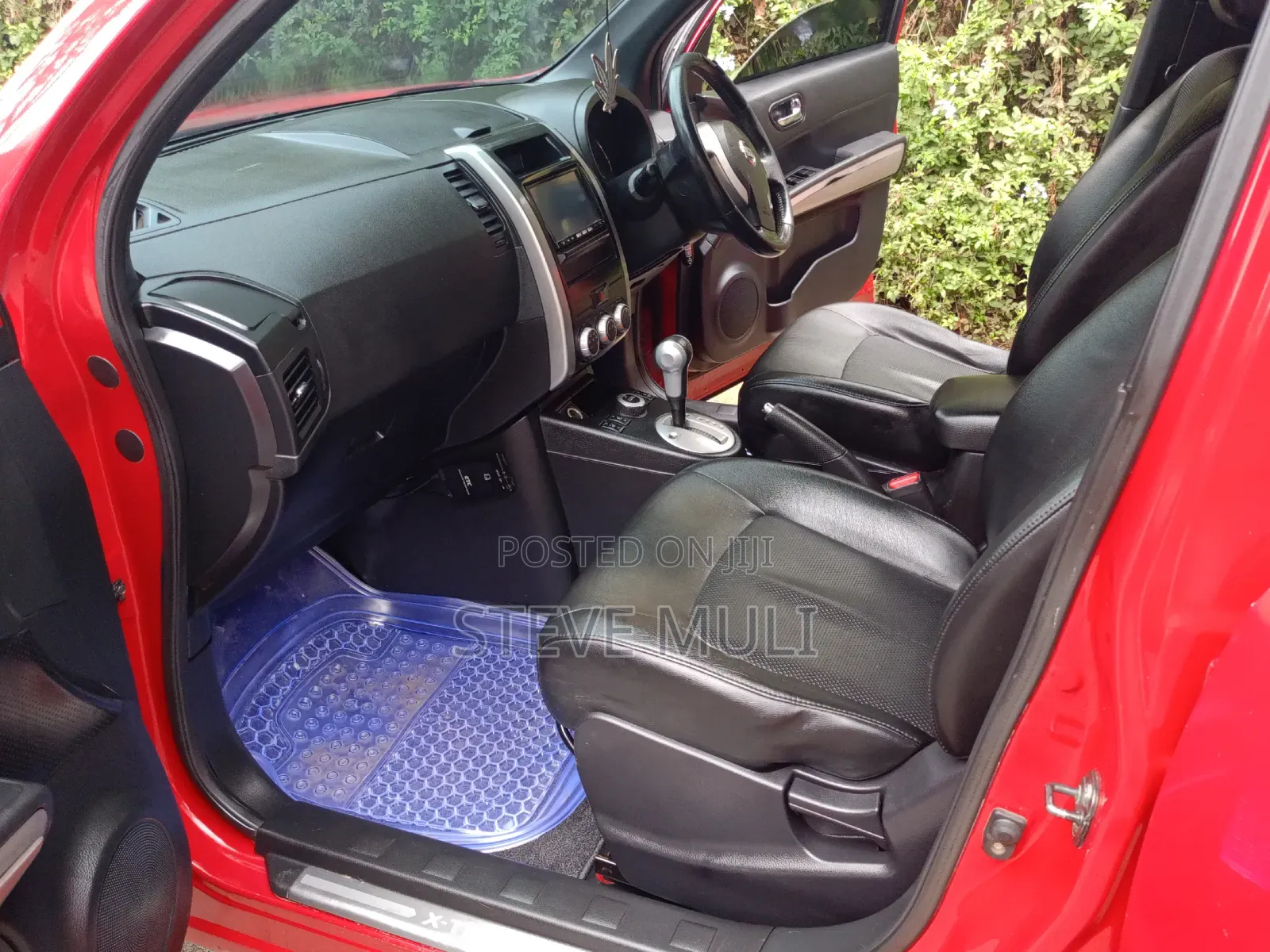 Nissan X-Trail 2.0 Petrol XE 2012 Red