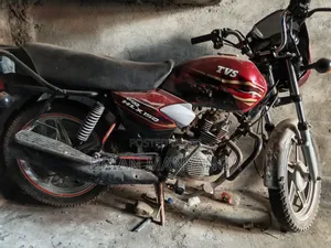 TVS HLX Plus ES 2018 Red