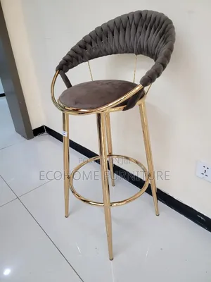 Luxury Velvet Bar Stool – Elegant Gold Finish