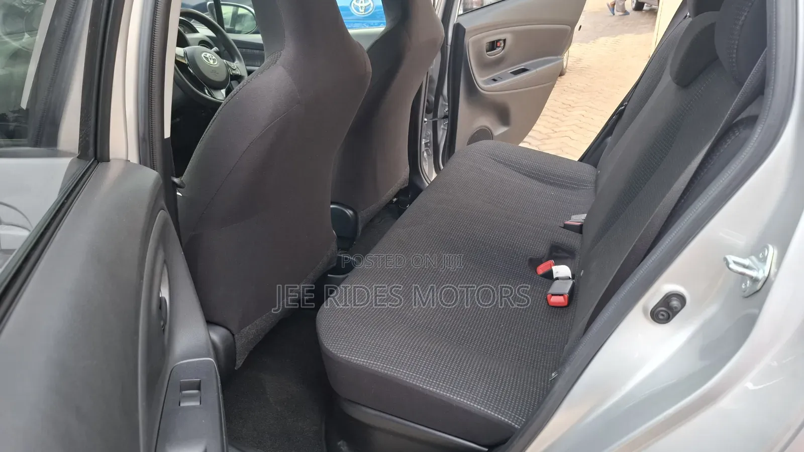 Toyota Vitz 1.5 FWD Hybrid 5dr 2019 Silver