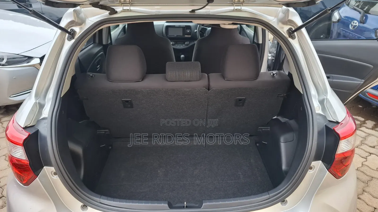 Toyota Vitz 1.5 FWD Hybrid 5dr 2019 Silver