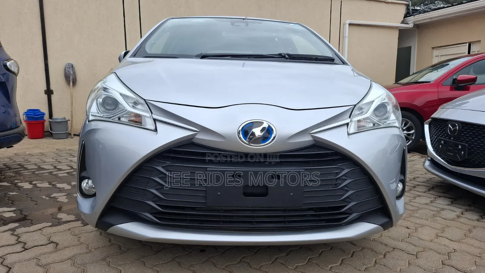 Toyota Vitz 1.5 FWD Hybrid 5dr 2019 Silver