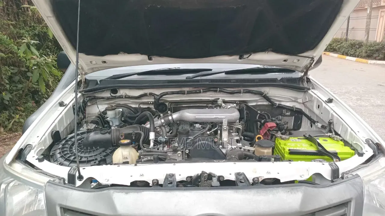 Toyota Hilux 2015 White