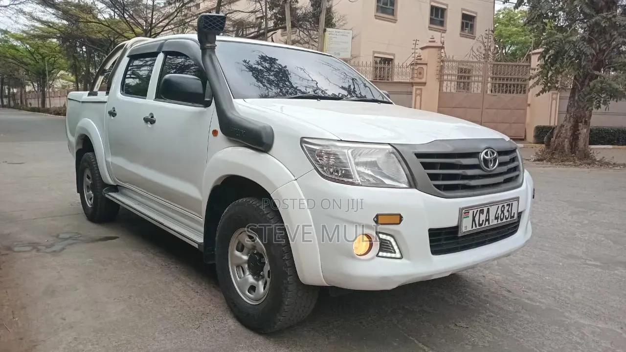 Toyota Hilux 2015 White