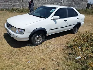 Nissan Sunny 2000 White