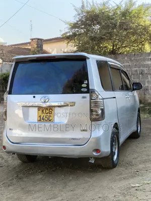 Toyota Noah 2.0 143hp FWD (8 Seater) 2008 Silver