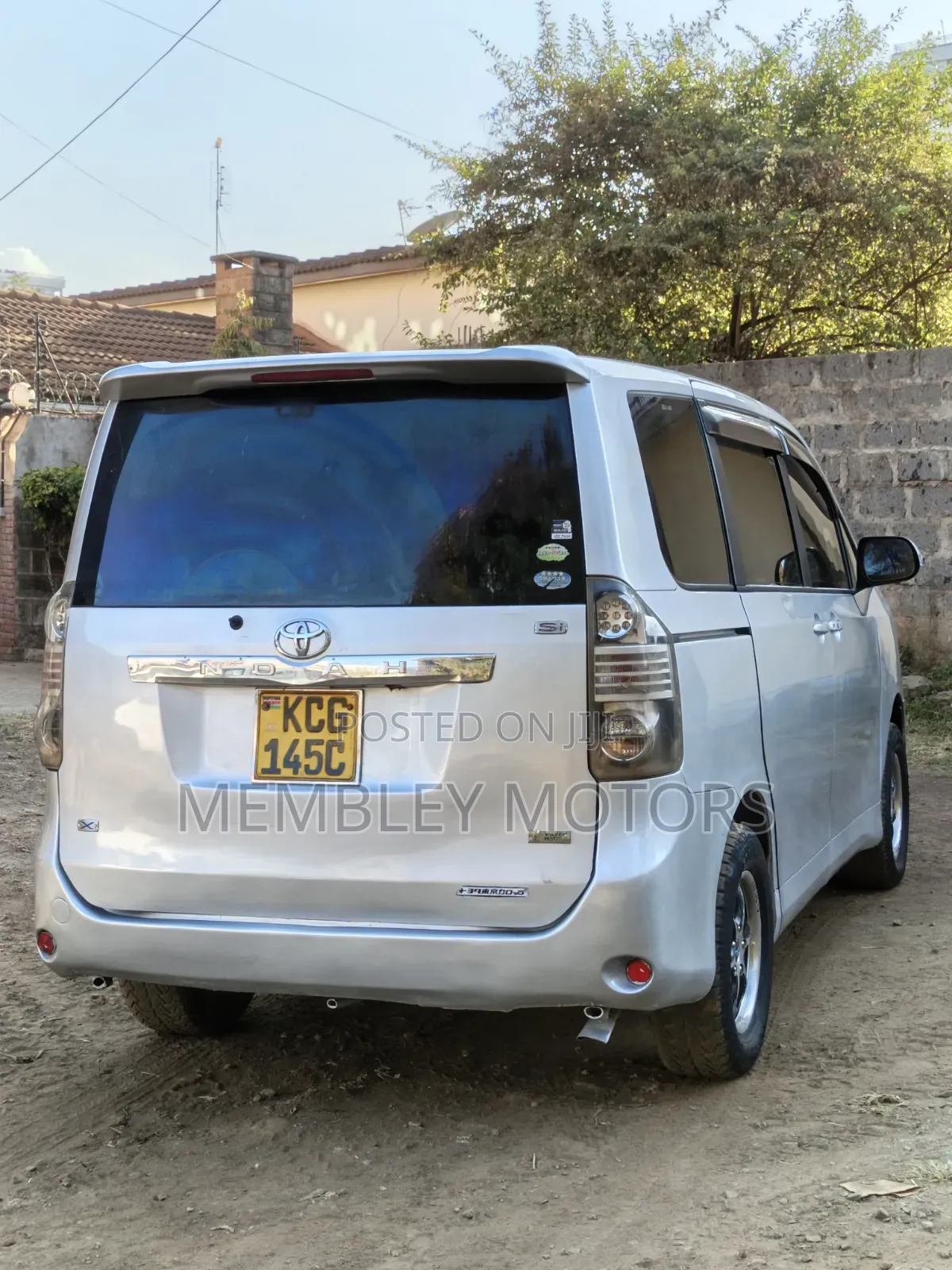 Toyota Noah 2.0 143hp FWD (8 Seater) 2008 Silver