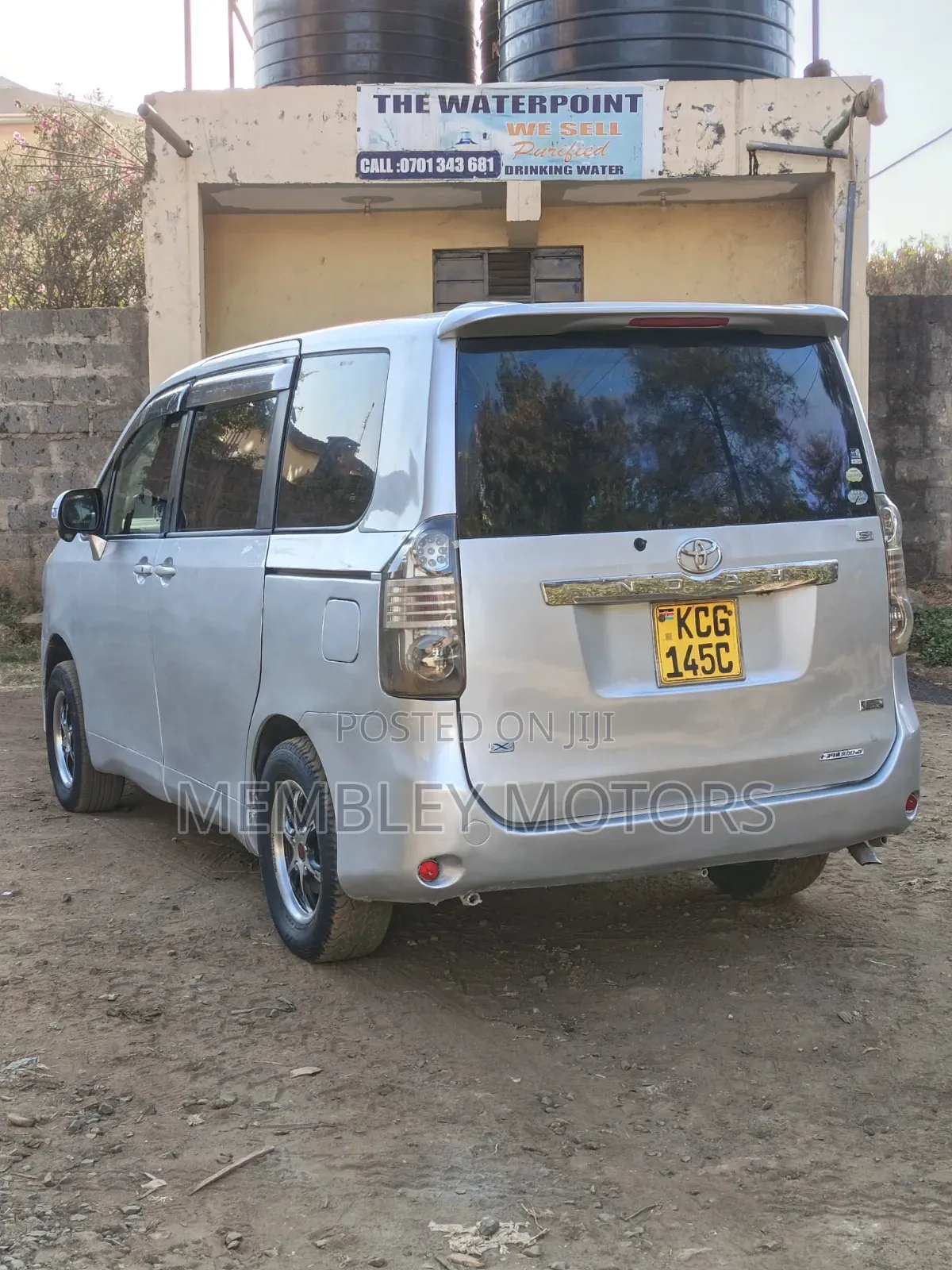 Toyota Noah 2.0 143hp FWD (8 Seater) 2008 Silver