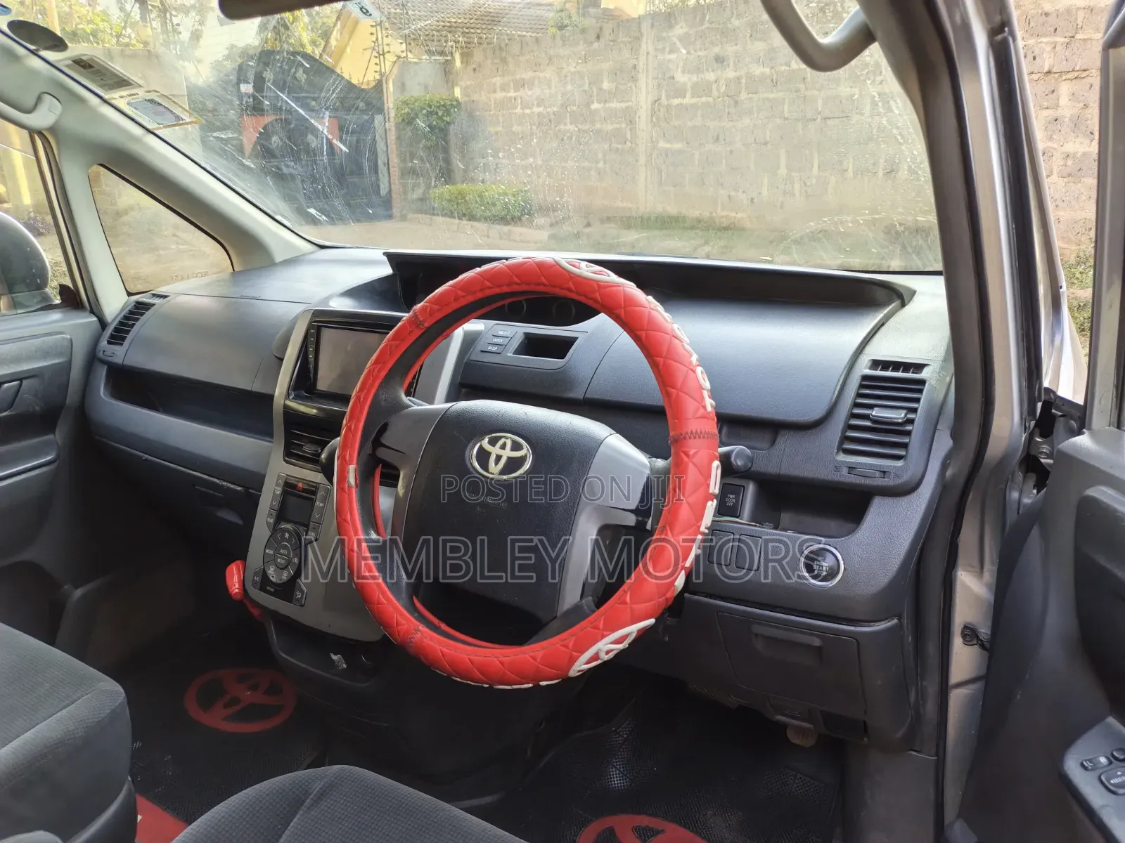Toyota Noah 2.0 143hp FWD (8 Seater) 2008 Silver