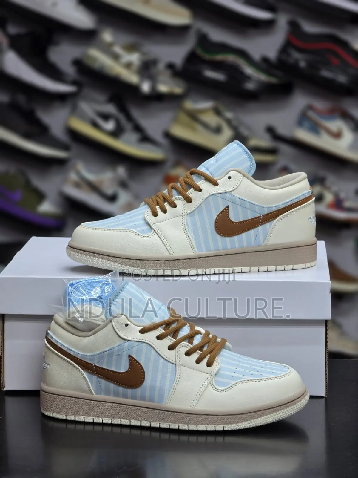 Jordan 1 Low Pinstripes