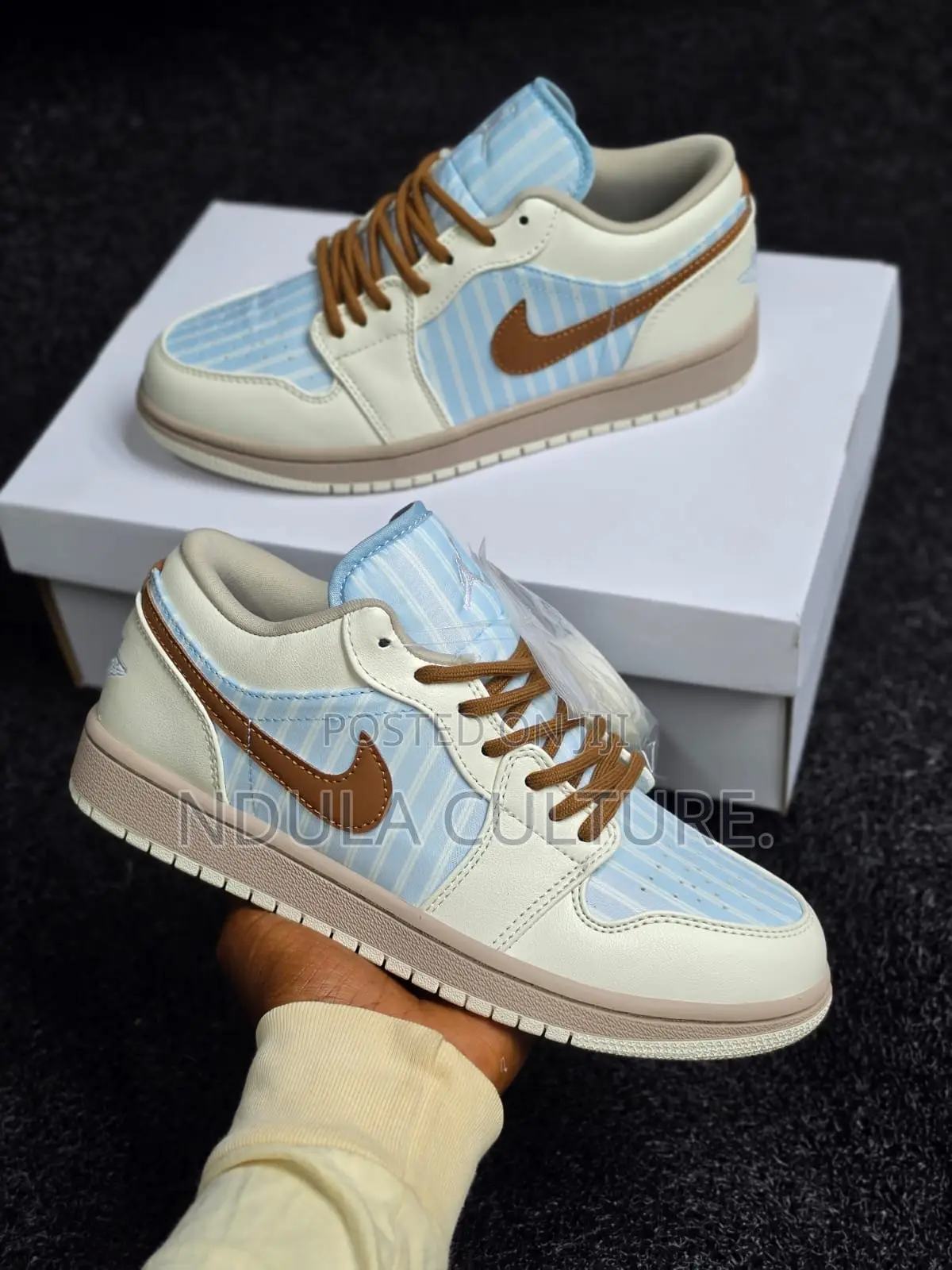 Jordan 1 Low Pinstripes