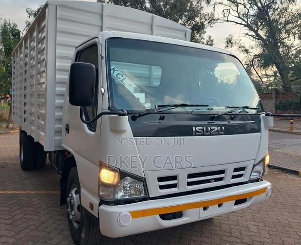 Isuzu NPR99 2017 White - thumbnail 2