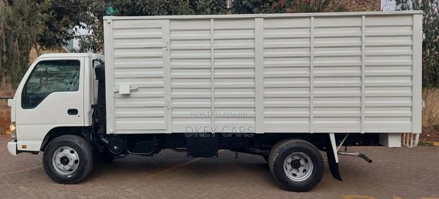 Isuzu NPR99 2017 White - thumbnail 6