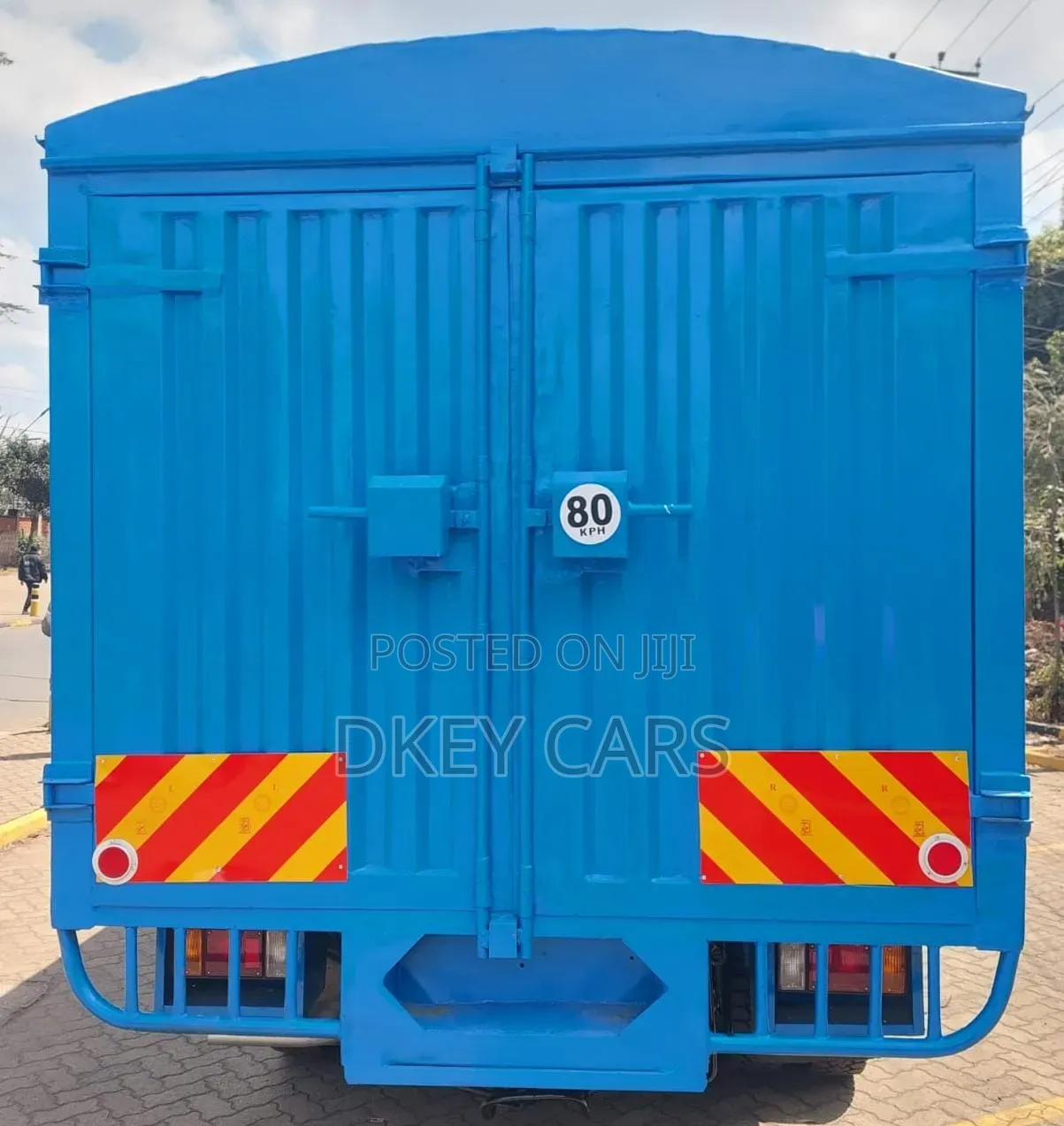 Isuzu NPR Local