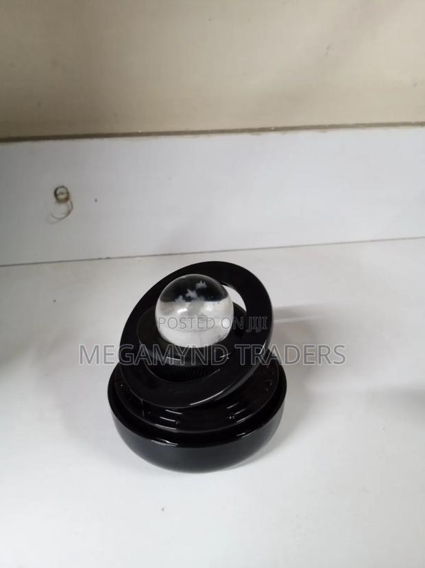 Car Rotating Perfume Aromatherapy / Solar Power Car Aromatherapy - thumbnail 2