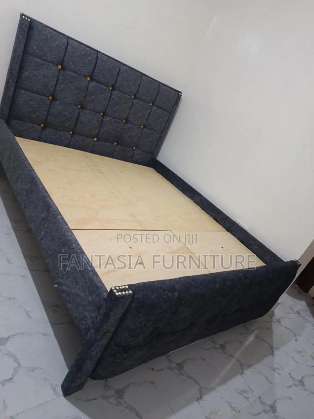 5x6 Grey Chester Bed