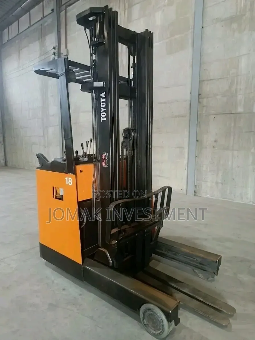 Electric Forklift for Hire