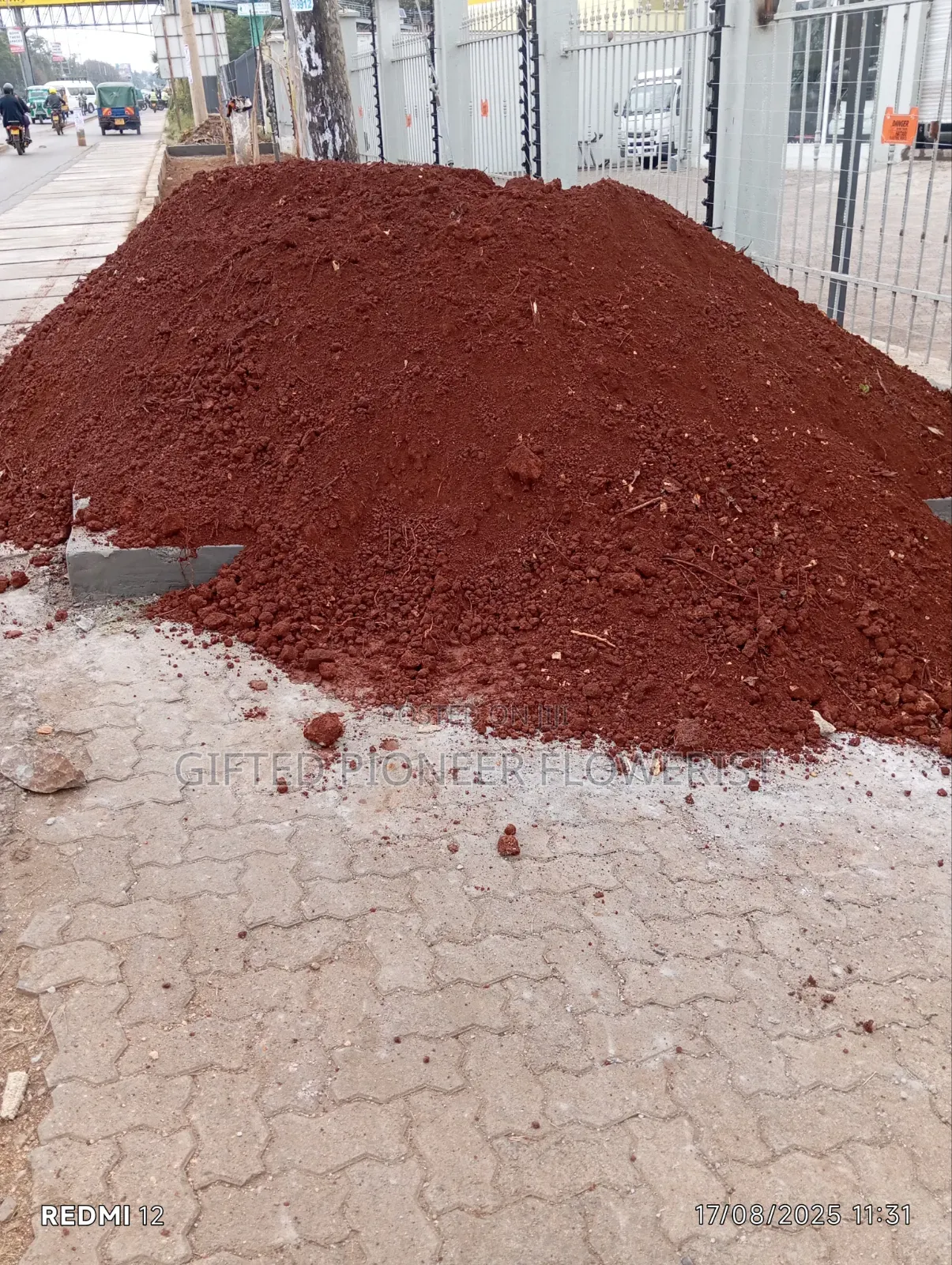 Red Top Soil /Pemba Grass(General Landscaping Solutions )