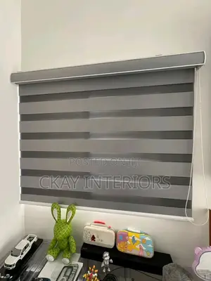 Elegant Horizontal Blinds for Meeting Rooms.
