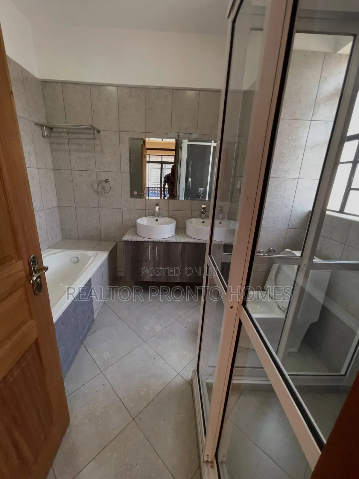 3bdrm Apartment in Yaya Center, Hurlingham for sale