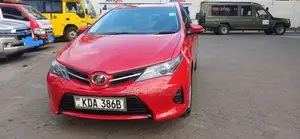 Toyota Auris 2013 Red