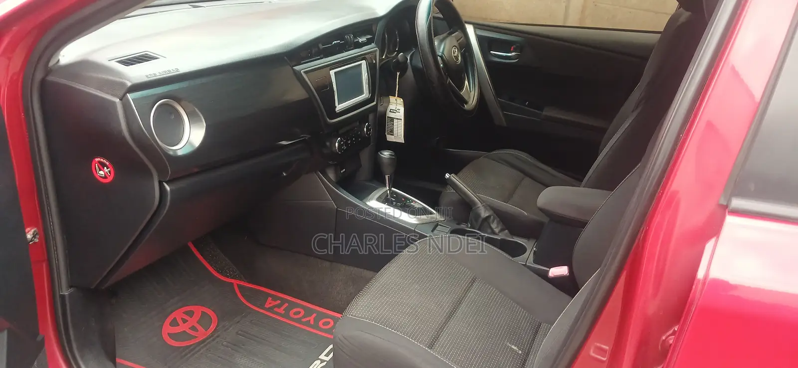 Toyota Auris 2013 Red