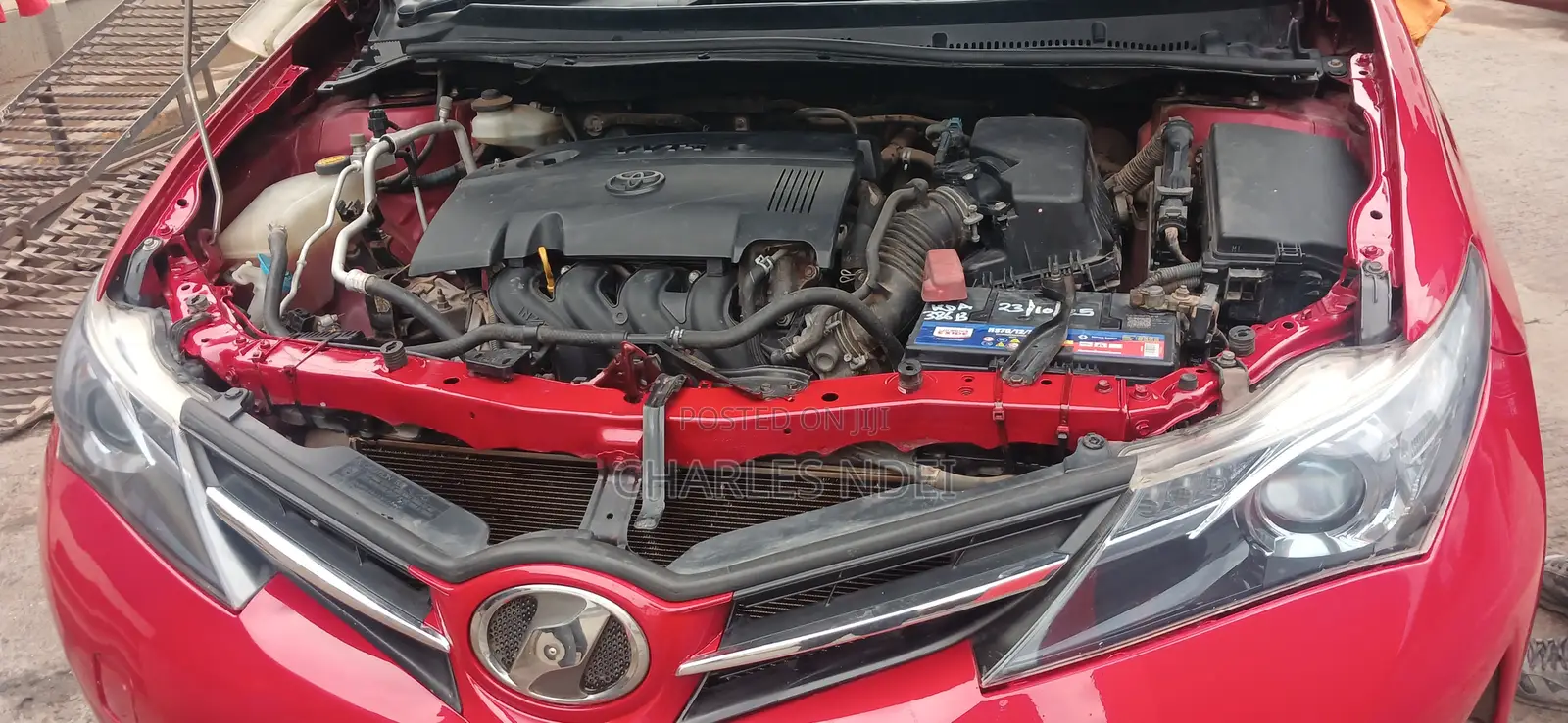 Toyota Auris 2013 Red