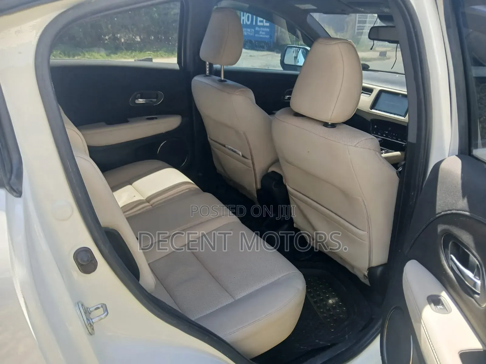 Honda Vezel 1.5 Hybrid 2WD 2018 White