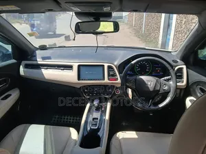 Honda Vezel 1.5 Hybrid 2WD 2018 White