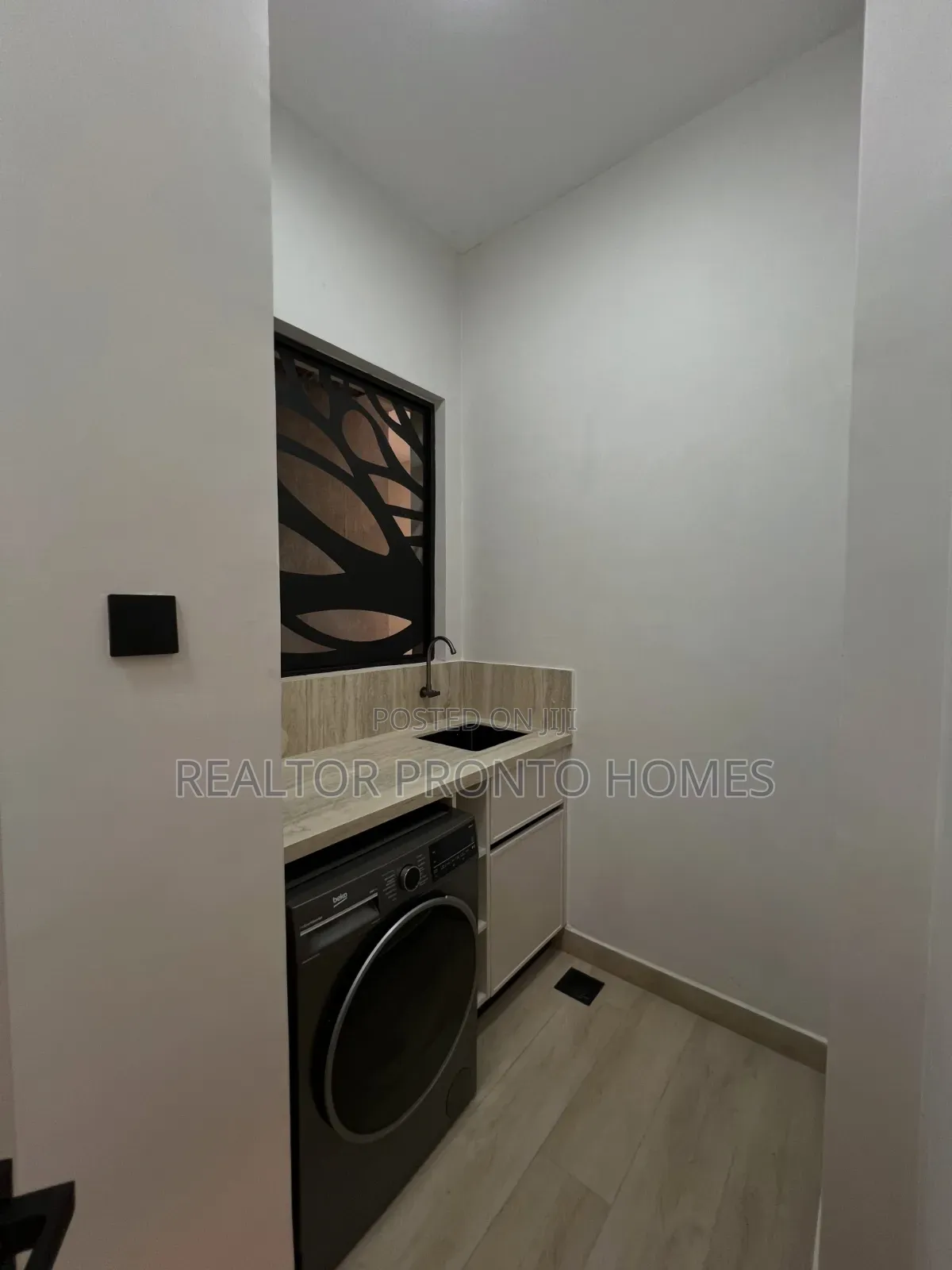 2bdrm Apartment in Westlands, Raphta Road Area for sale
