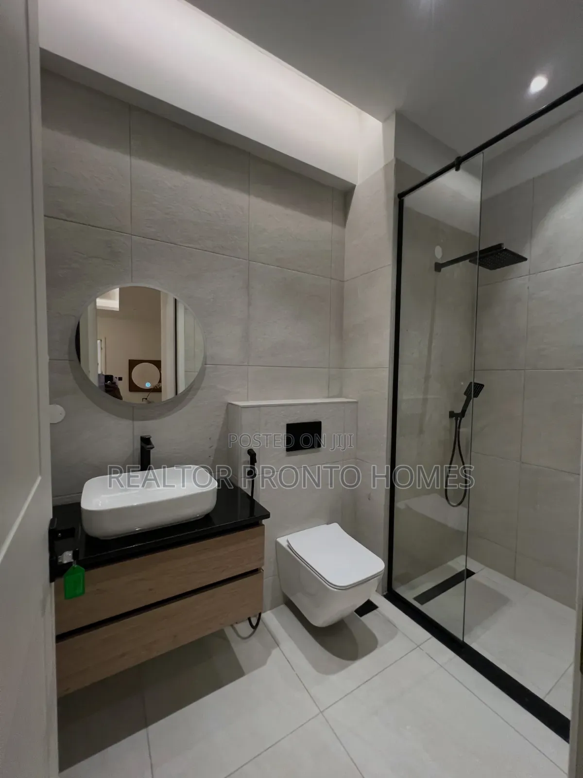 2bdrm Apartment in Westlands, Raphta Road Area for sale