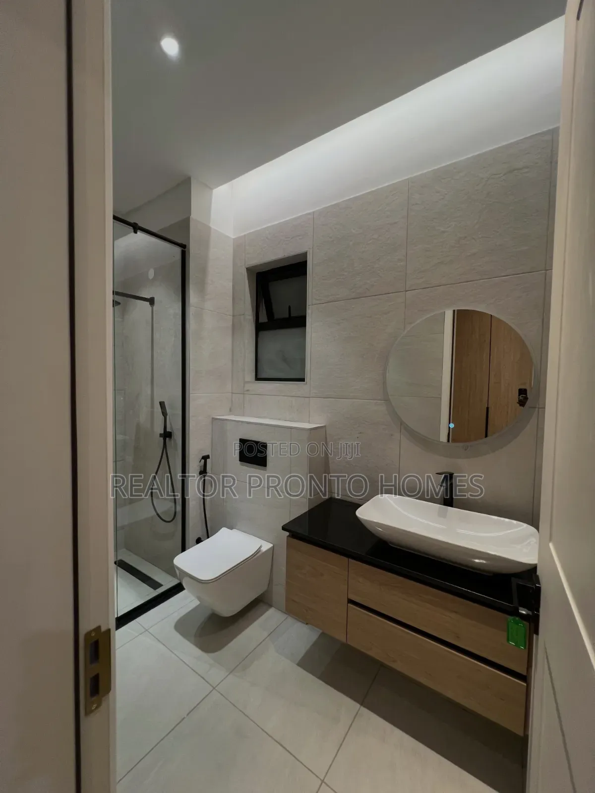 2bdrm Apartment in Westlands, Raphta Road Area for sale