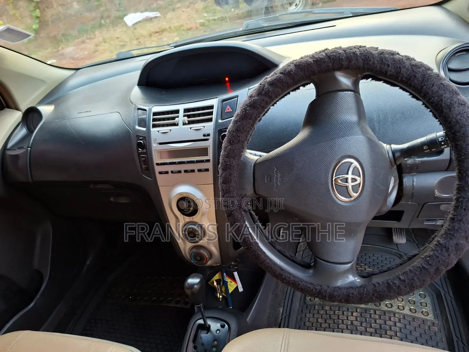 Toyota Vitz 2006 Gold